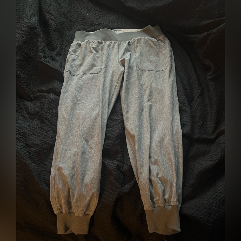 Calvin Klein Grey Athletic Workout Cropped Jogger Pants